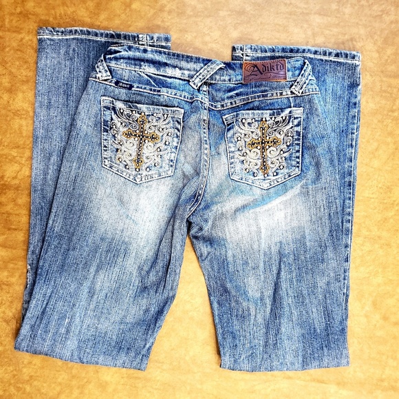 Adikto Jeans - Picture 4 of 5